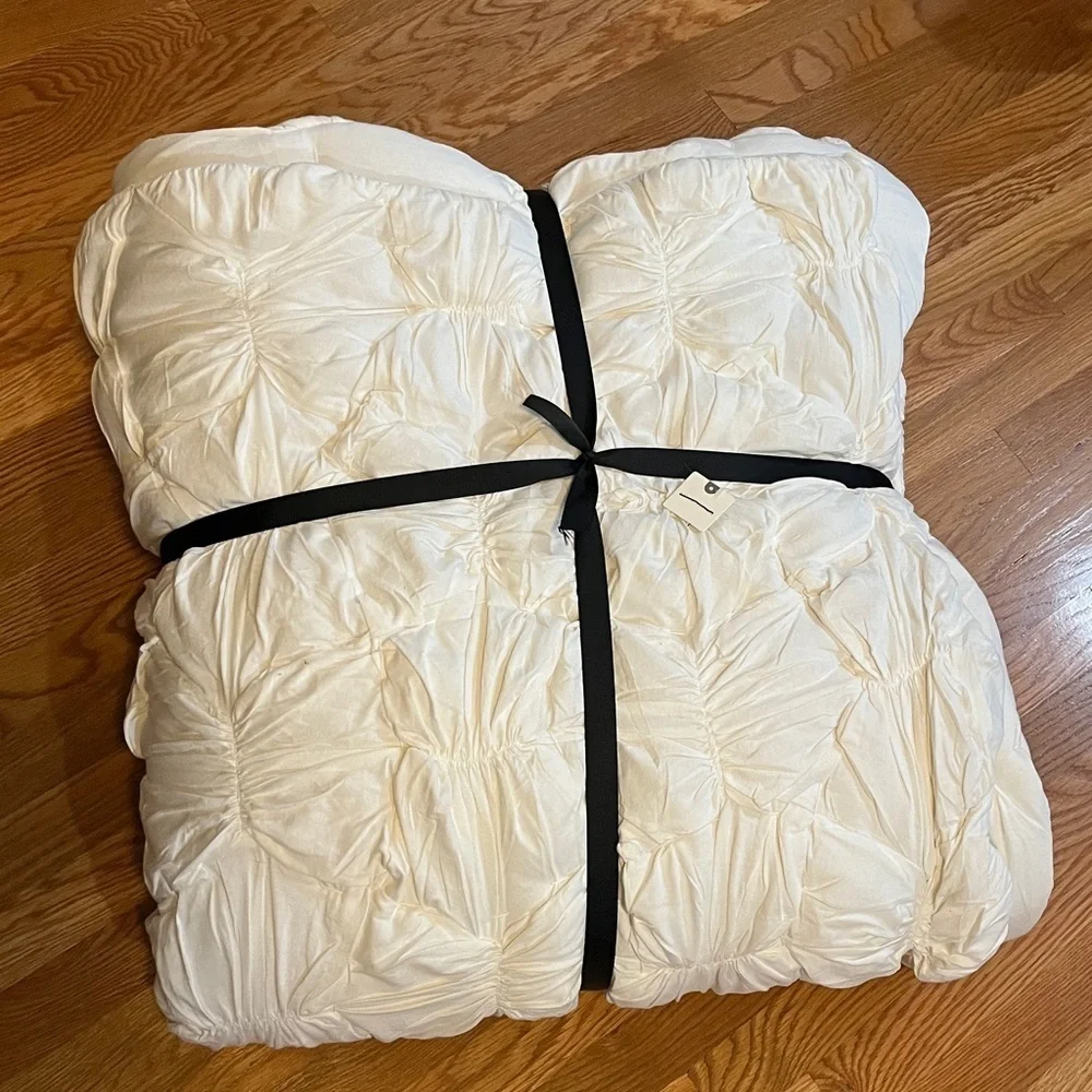 Anthropologie Constance Cotton Jersey Cloud Quilt Size King NWT